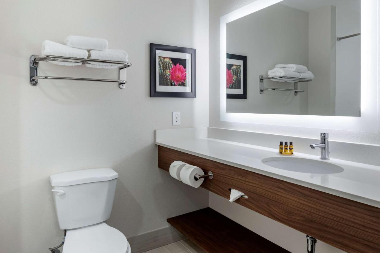 Best Western Plus Coachella Valley Inn & Suites Cathedral City Buitenkant foto
