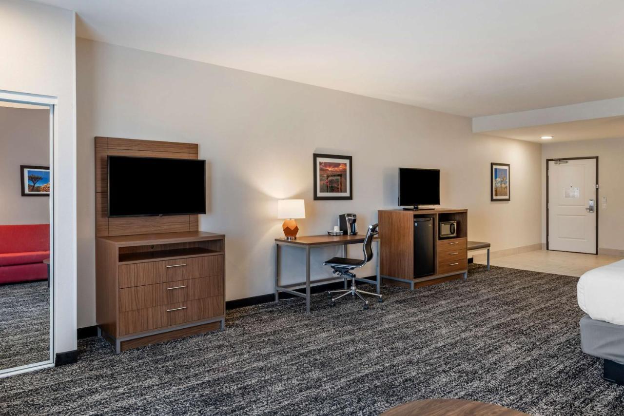 Best Western Plus Coachella Valley Inn & Suites Cathedral City Buitenkant foto