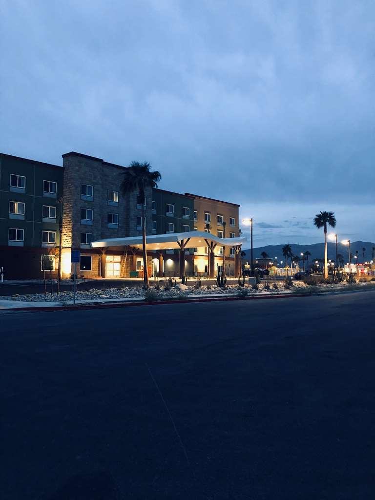 Best Western Plus Desert View Inn & Suites Cathedral City Buitenkant foto